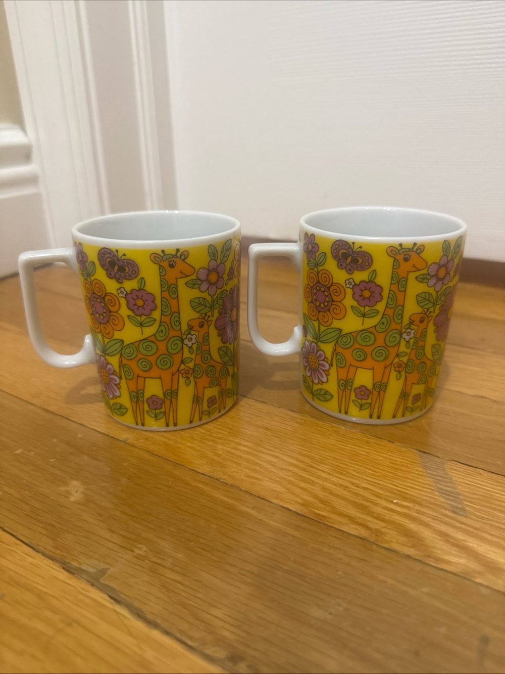 Vintage Nasco 60s/70s Yellow Giraffe Floral Ceramic Mug - Set of 2